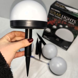 Juego de 4 Estacas Solares LED para Jardín Bell+Howell Modelo Domo - imagen 4