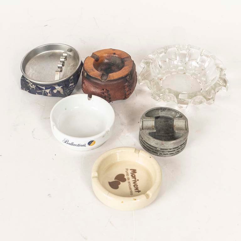 Lote de 6 Ceniceros de Metal, Porcelana y Vidrio