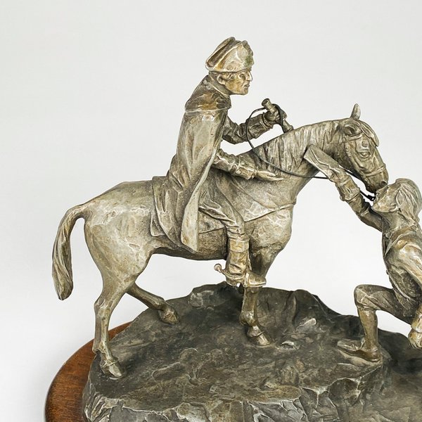 Bronce firmado, estatua de un hombre a caballo, medidas 18 x 19 cm. - imagen 2