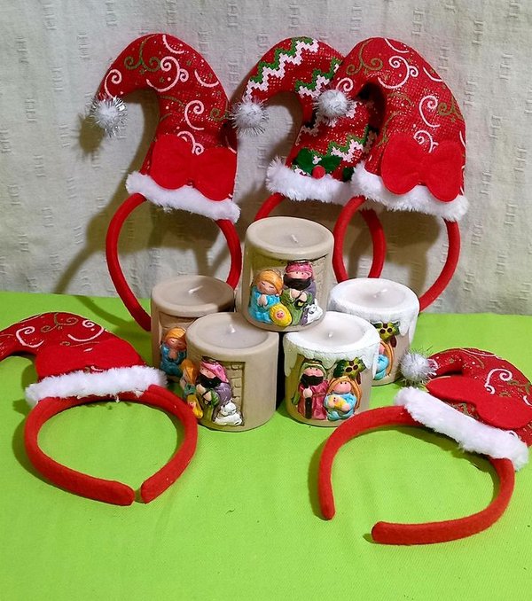 Set de 6 Velas Navideñas y 5 Vinchas de Papá Noel