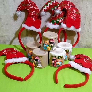 Set de 6 Velas Navideñas y 5 Vinchas de Papá Noel - imagen 1