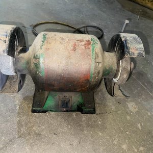 Amoladora Trifásica con Base de Hierro - imagen 1