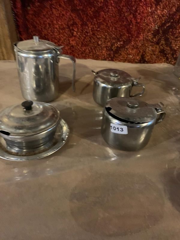 Lote de azucareros y jarra de café en metal - imagen 6
