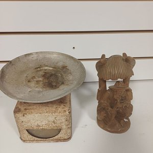 Balanza Antigua con Plato de Aluminio y Talla de Madera - imagen 2