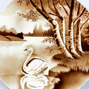 Plato Decorativo Cerámica Paisaje Laguna Cisne Blanco y Marrón 27 cm - imagen 2