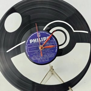 Reloj de Vinilo "Pokebola" con Agujas Rojas - imagen 2