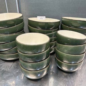 Lote anterior: Set de 19 Platos Hondos y 8 Bowls Verdes