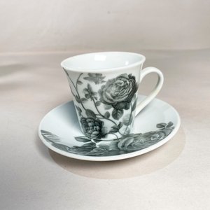 Juego de Café con Decorado de Rosas: Seis Pocillos con Platos - imagen 2