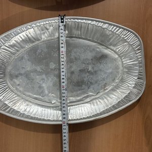 Lote de 5 Bandejas Ovaladas: Peltre/Platino, Plástico y Metal Grabado - imagen 10