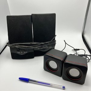 Dos Pares de Parlantes Multimedia y Mini Cubo USB - imagen 2