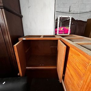 Mueble Esquinero de Madera con Estantes y Bodega para Botellas - imagen 4