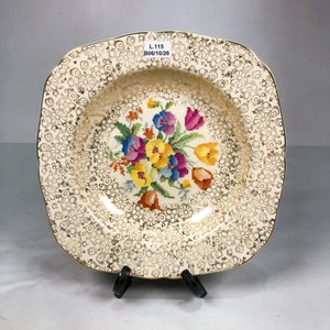 Plato de Porcelana Inglesa Beige con Flores y Borde Dorado - imagen 1