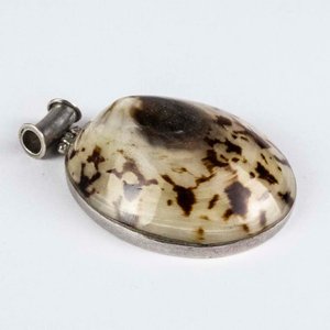 Colgante Ostra en Plata con Detalles Marrones - imagen 2