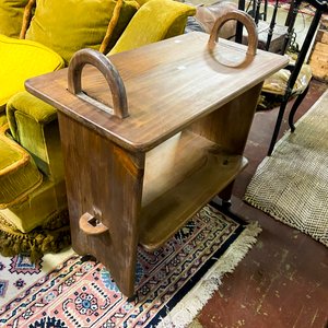 Mesa Auxiliar de Madera con Asas y Estantes - imagen 2