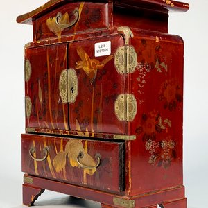 Cofre Oriental de Madera y Laca Bordeaux con Cajones y Puertas - imagen 2