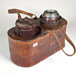 Lote siguiente: Matera de Cuero con Yerbera, Mate y Soporte - Estilo Rústico