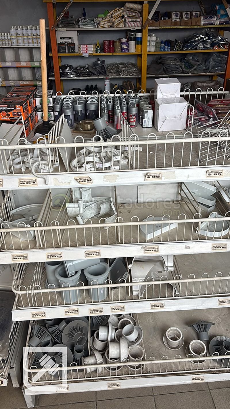 Lote de Accesorios y Materiales de Construcción