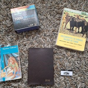 Lote siguiente: Lote de Libros: "Martina Valiente", "Cruzamientos en Ganado Vacuno de Carne", Colección "Todo Uruguay" (19 CD) y Agenda 2016