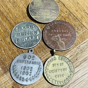 Lote anterior: Lote de 5 Medallas Conmemorativas y de Eventos