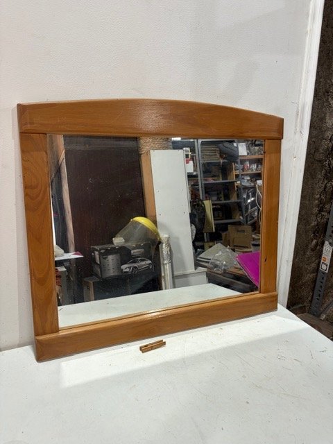 Espejo de Madera Rectangular con Marco Curvo