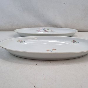 L 291 - 2 Piezas - Par de atractivas fuentes ovaladas para mesa, en fina porcelana de la firma 'Real S. Paulo Made In Brazil', con delicada decoración floral policromada y filete dorado en los bordes - imagen 1