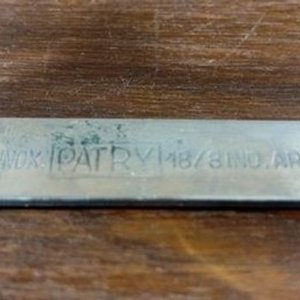 Lote de Utensilios de Cocina: Cucharas, Pinzas y Servilletero Metálico - imagen 4
