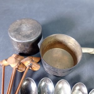 Lote de 15 piezas: Pinchos de madera, boquilla de marfil y cucharas de metal - imagen 6