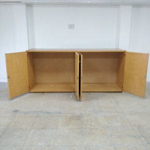 Mueble de madera con cuatro puertas, tiradores y cerraduras - imagen 3