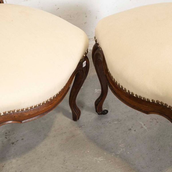 Sillas bajas victorianas para decorar tu hogar - imagen 3