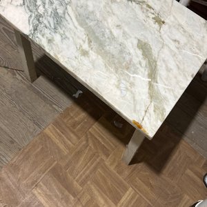 Lote anterior: Ratona de Mármol con Patas de Madera
