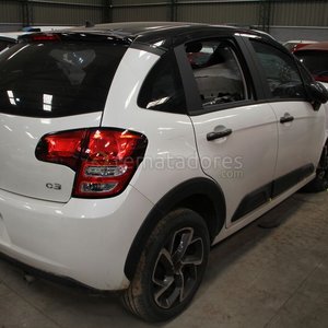 Citroën C3 Blanco con Techo Negro - Vehículo para repuestos o reparación - imagen 2