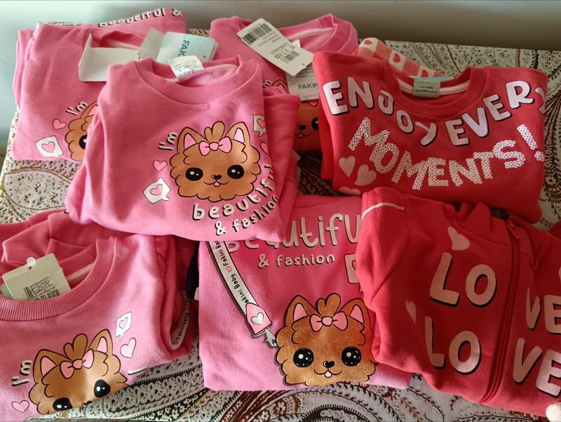 Lote anterior: Lote de conjunto de pantalón con buzo y calzas para bebé