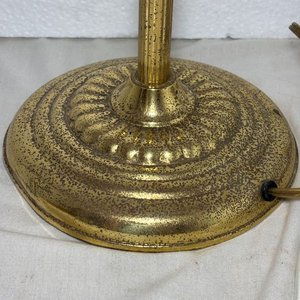 Lámpara de Mesa Clásica en Bronce con Doble Brazo - imagen 6
