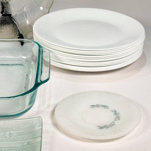 Set de Vajilla de Vidrio y Cerámica Blanca: Platos, Fuente y Más - imagen 4