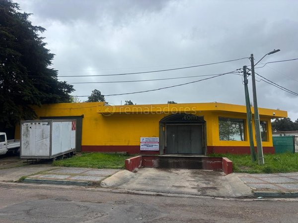 CASA ROSADA EN DODERA Nº 869 ENTRE FLORIDA E ITUZAINGÓ MALDONADO - imagen 1