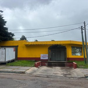 CASA ROSADA EN DODERA Nº 869 ENTRE FLORIDA E ITUZAINGÓ MALDONADO