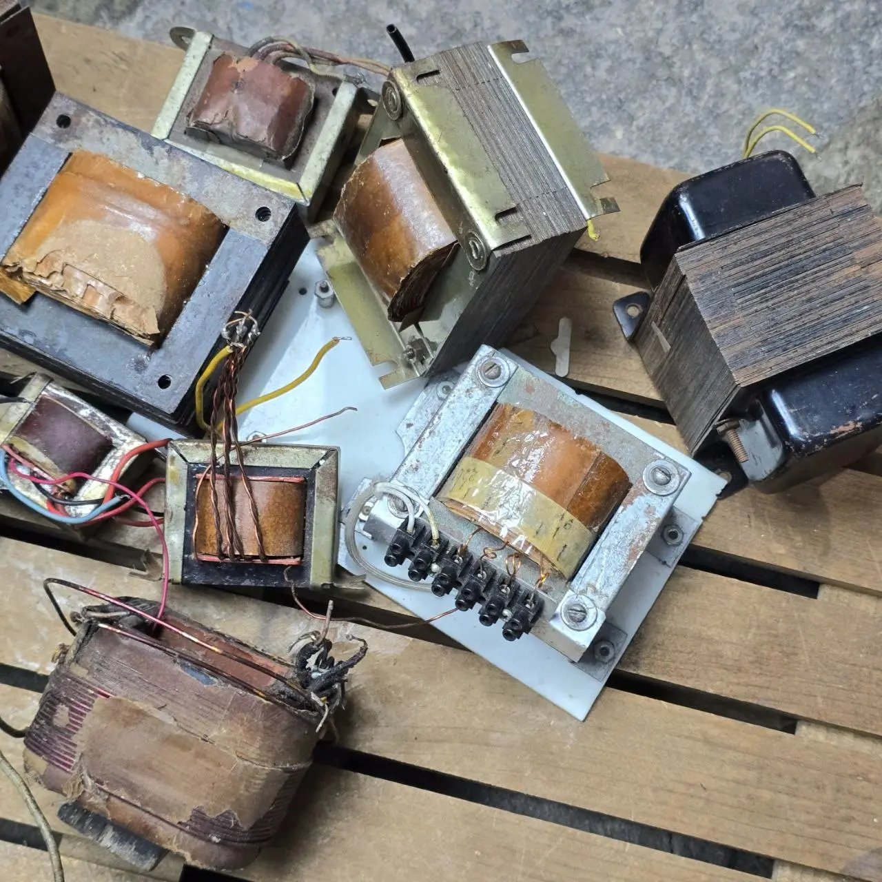 Item lote-48-transformadores-varios-x10 - Image 2