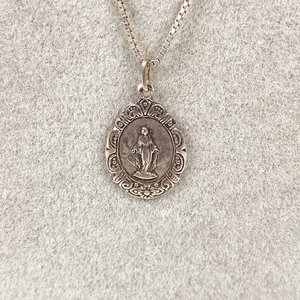 Cadena de Plata con Medalla de la Virgen Milagrosa, 46 cm - imagen 3