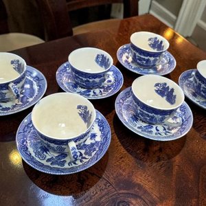 Lote anterior: Juego de Té Antiguo Loza Azul y Blanca Estilo Oriental - 12 Piezas