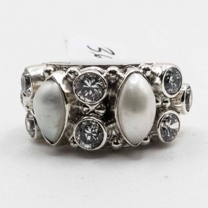 Lote siguiente: Anillo de Plata con Perlas y Circonias Talla 18mm