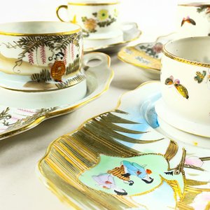 Juego de 4 Tazas Orientales con Platillos Decorados - imagen 3