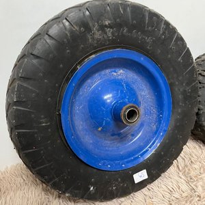 Juego de 2 Ruedas para Carretilla: Diámetro 36cm y Cubierta 24cm - imagen 2
