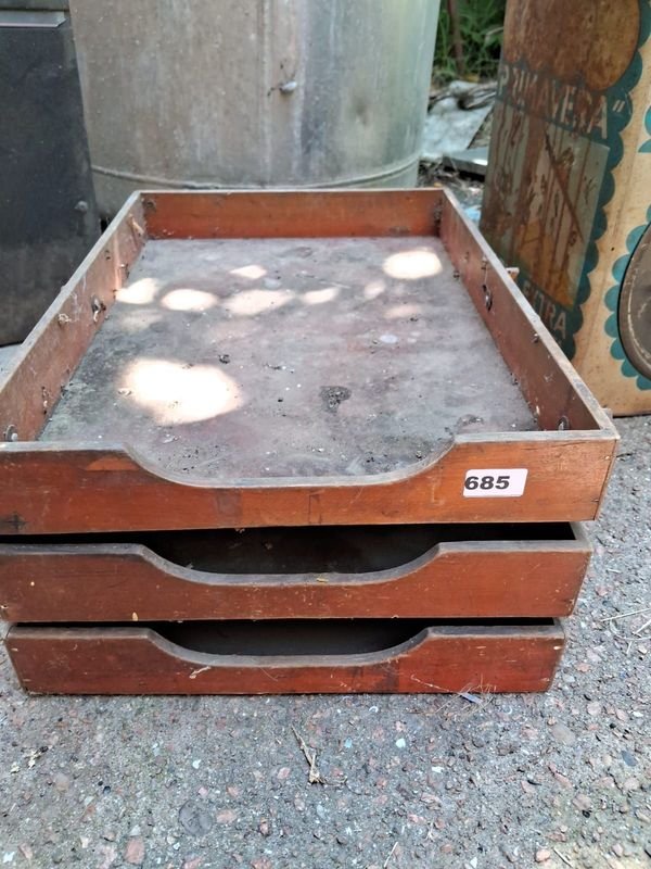 Organizador de papeles en madera usado - imagen 2