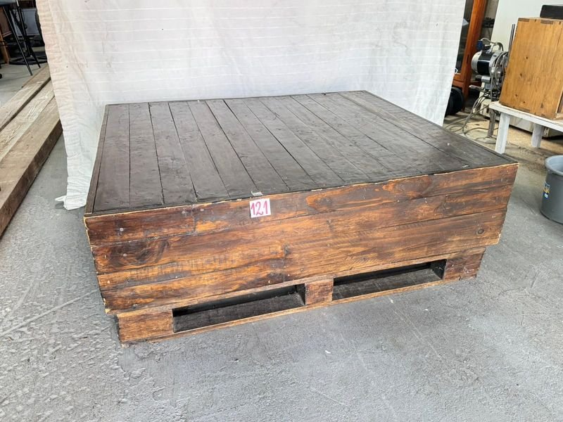 Lote anterior: MESA RUSTICA DE MADERA EN BUEN ESTADO