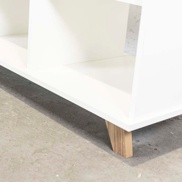 Mueble bajo con estantes en MDF melamínico blanco y simil madera - imagen 3