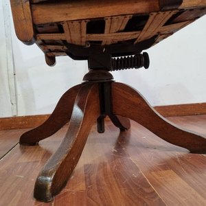Antigua Silla Giratoria de Escritorio en Roble y Cuero - imagen 4