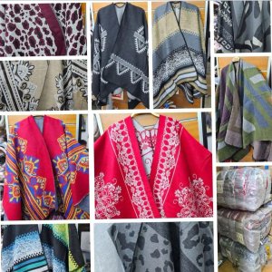 Lote de 12 Ruanas con Diseños Variados - imagen 1