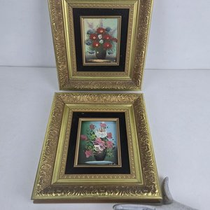 Lote siguiente: Par de Cuadros Decorativos Florales en Marco Dorado