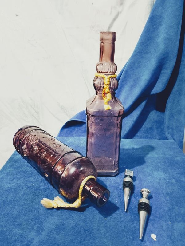 Lote anterior: Botellas decorativas con tapon antiguas
