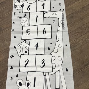 Lote anterior: Tapiz Infantil de Juego con Números y Animales